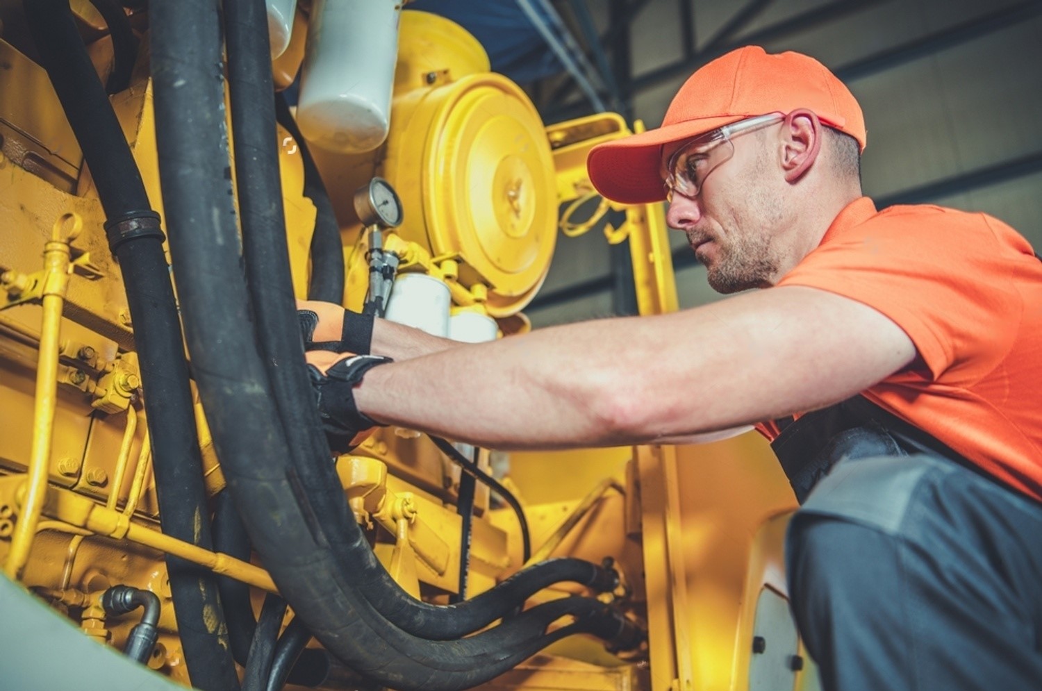 Mantenimiento y Reparación de Maquinaria y Equipos Industriales